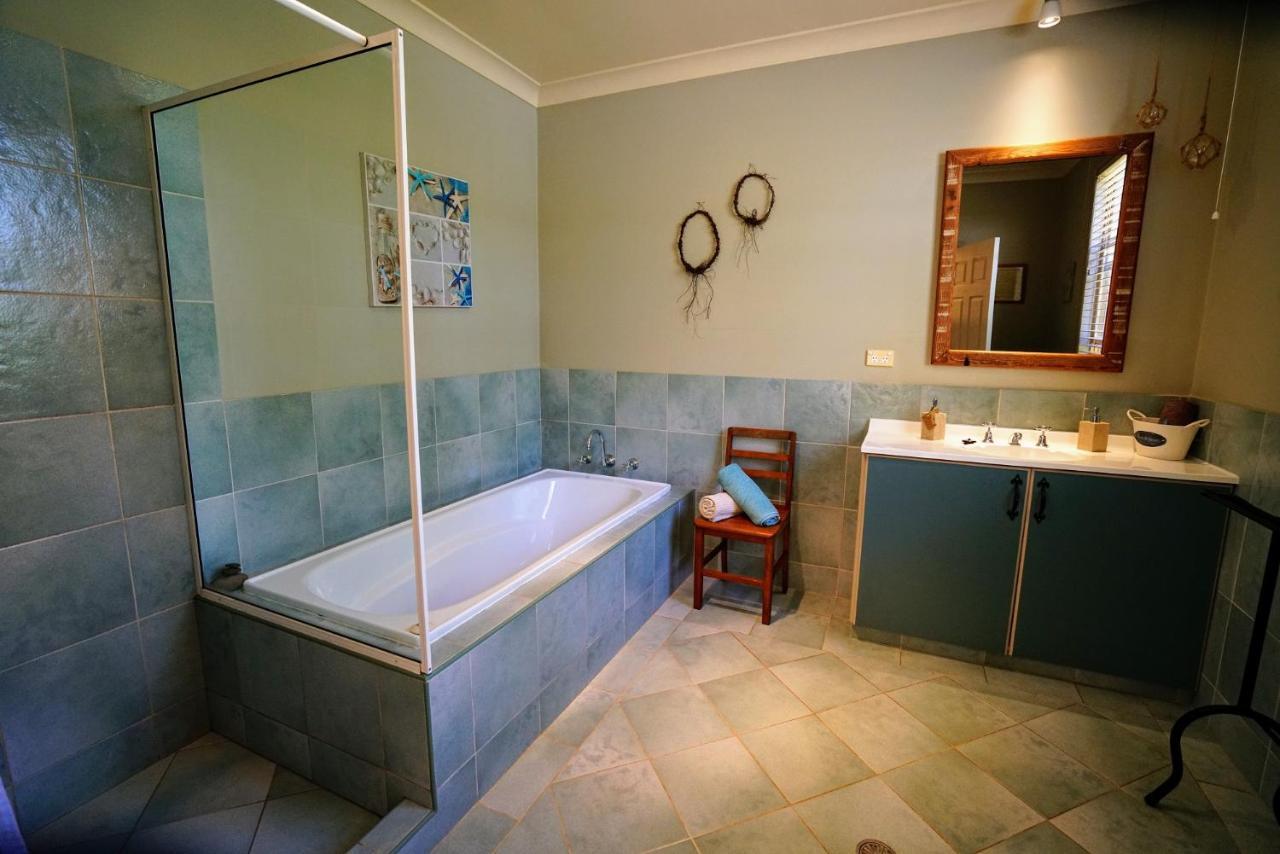 Kiwarrak Country Retreat Appartement Old Bar Buitenkant foto